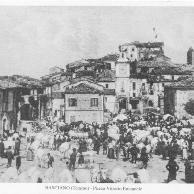Basciano, Piazza Vittorio Emanuele (Cartolina) - Collezione Pasquale Colonna